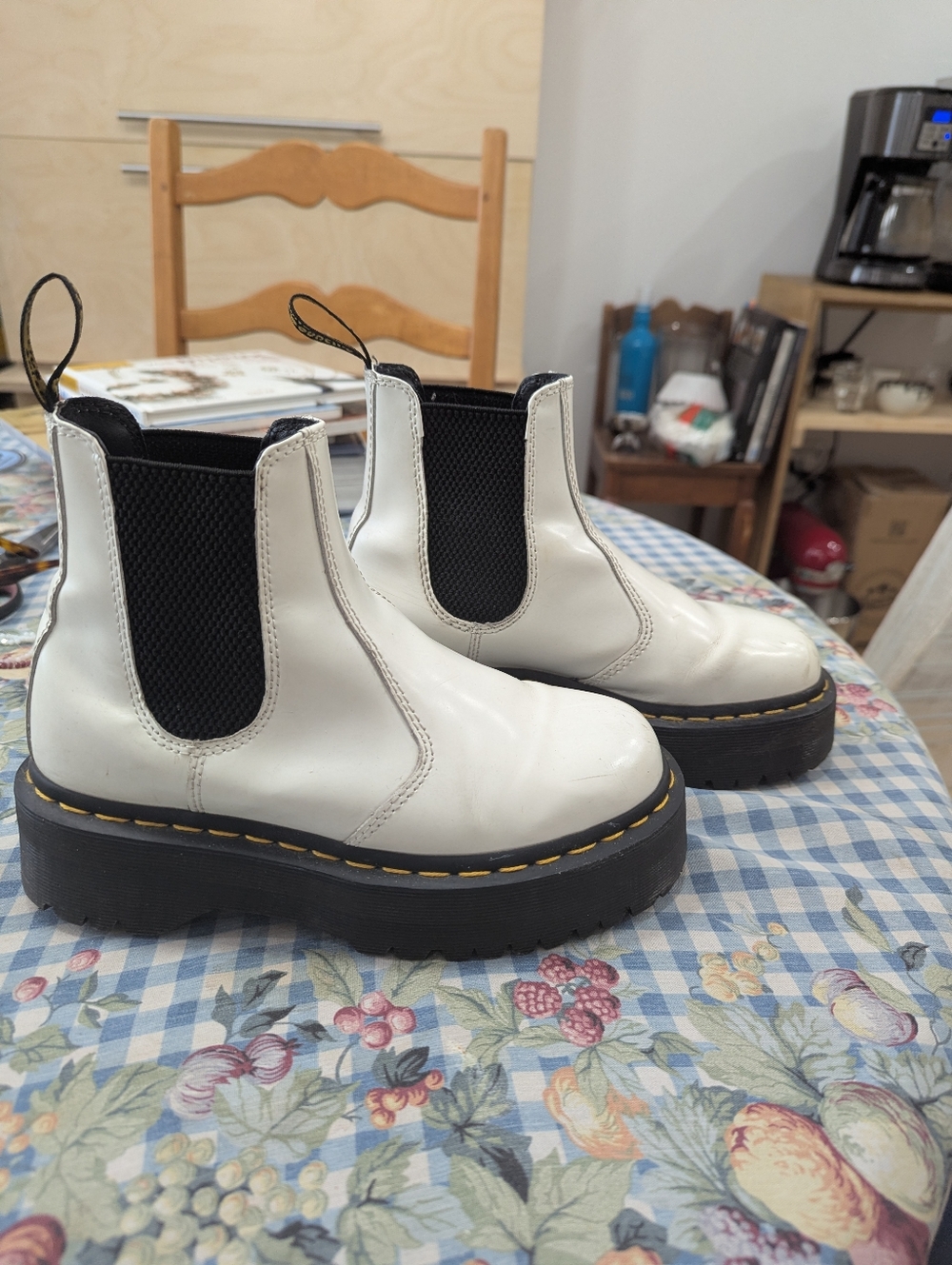 Chelsea Dr Martens 2976 White Leather Plateform Boots Size 37 - 4 - 6